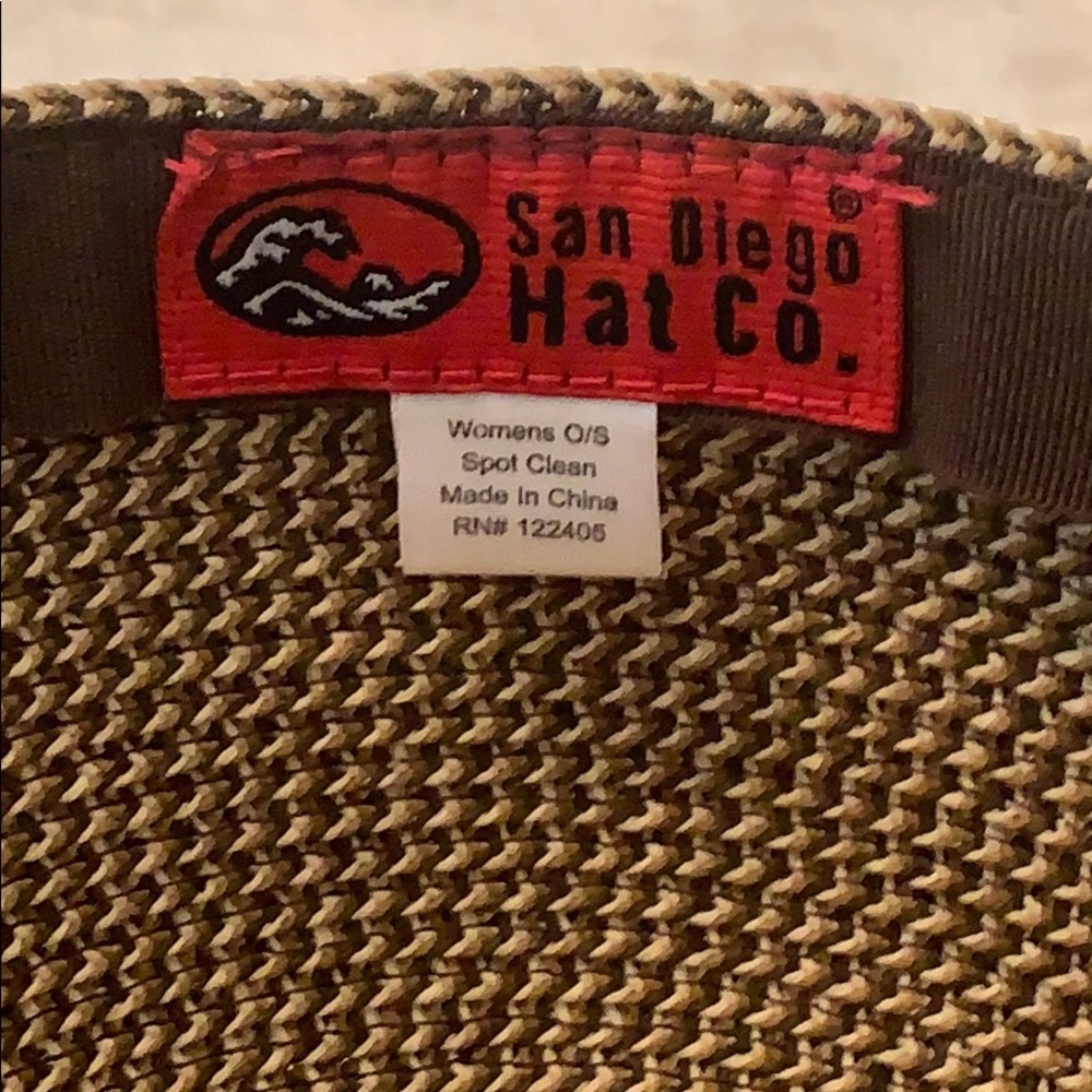 Hat - Picture 2 of 3